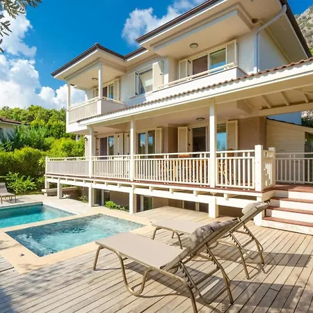Villa Royal *